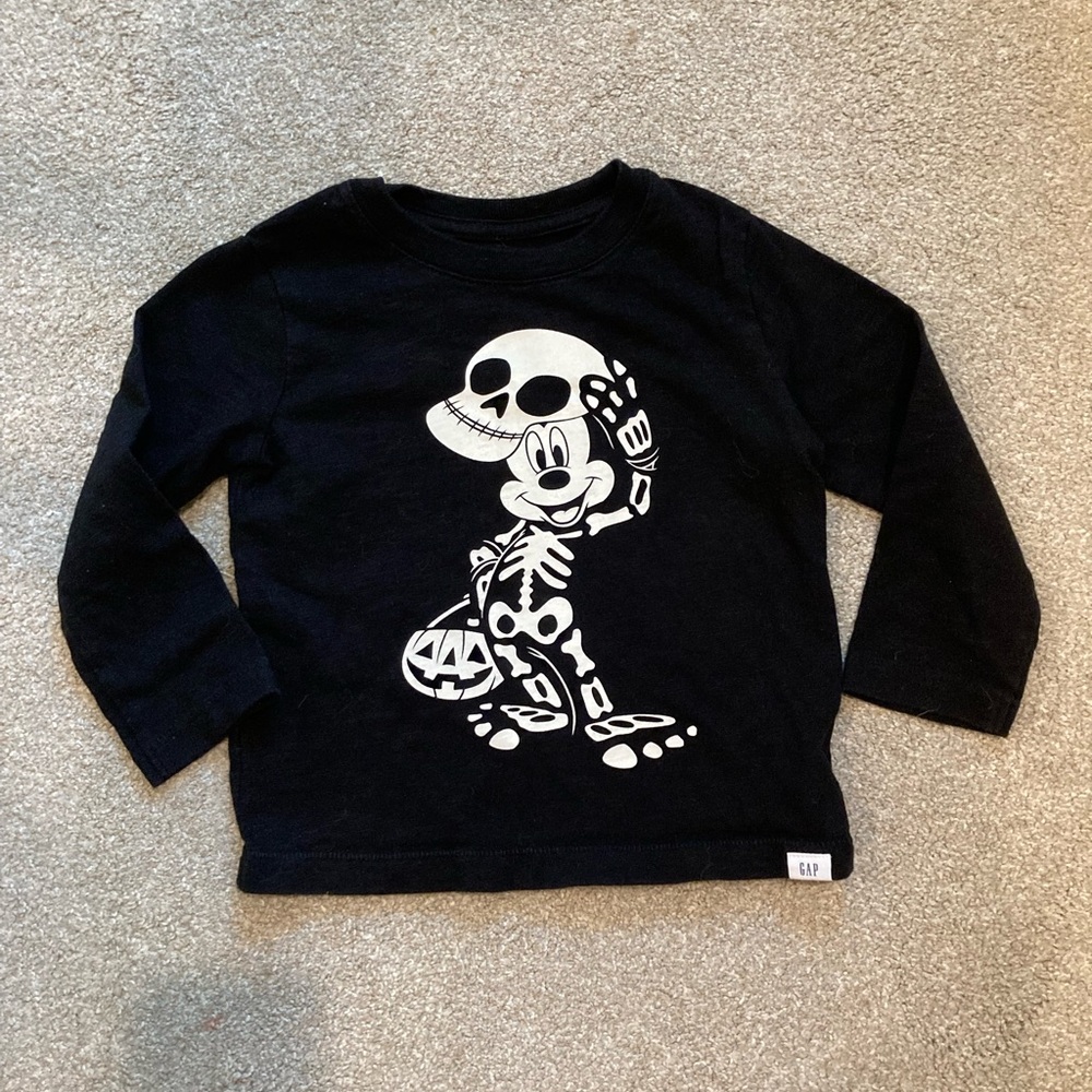 GAP Kids Black Skeleton Mickey Graphic GLOW in the DARK Long Sleeve Tee